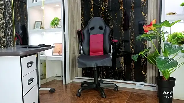 Snapshot of MissEscarleth chatting on November 27, 2025, 2:34 am MissEscarleth online show from November 27, 2025, 2:34 am