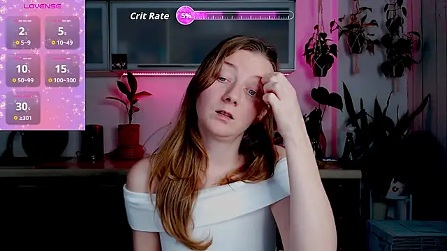 Snapshot of Elly_Helly chatting on December 5, 2025, 9:23 pm Elly Helly online show from December 5, 2025, 9:23 pm