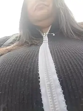 Snapshot of Cristal__04 chatting on June 5, 2026, 5:07 pm Cristal 04 online show from June 5, 2026, 5:07 pm