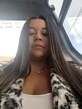 Snapshot of Cristal__04 chatting on June 12, 2026, 2:37 pm Cristal 04 online show from June 12, 2026, 2:37 pm