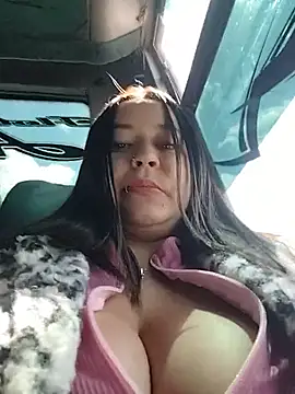 Snapshot of Cristal__04 chatting on May 23, 2026, 3:33 pm Cristal 04 online show from May 23, 2026, 3:33 pm