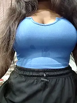 MohiniHott online show from December 17, 2025, 6:07 am