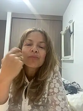 Snapshot of Leyna_liu chatting on September 14, 2025, 2:01 am Leyna liu online show from September 14, 2025, 2:01 am