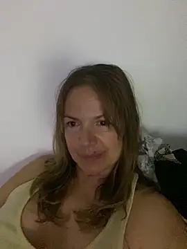 Snapshot of Leyna_liu chatting on September 23, 2025, 2:40 am Leyna liu online show from September 23, 2025, 2:40 am