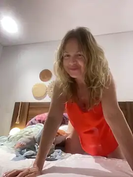 Snapshot of Leyna_liu chatting on February 25, 2025, 3:31 am Leyna liu online show from February 25, 2025, 3:31 am