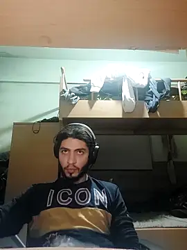 kleineid77 online show from December 13, 2025, 9:54 pm