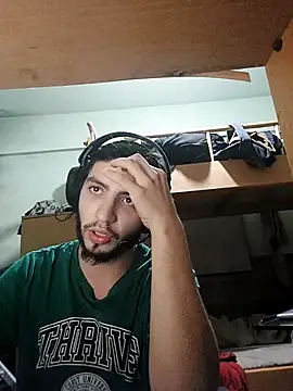 kleineid77 online show from November 24, 2025, 10:32 pm