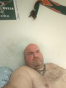 Snapshot of fickmonster2024 chatting on October 19, 2025, 8:39 am fickmonster2024 online show from October 19, 2025, 8:39 am