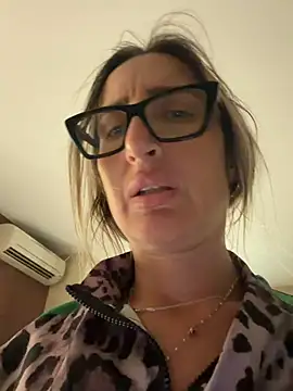 Snapshot of casalinga88 chatting on July 11, 2026, 1:22 pm casalinga88 online show from July 11, 2026, 1:22 pm