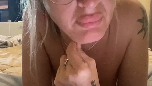 Snapshot of casalinga88 chatting on May 9, 2026, 5:05 pm casalinga88 online show from May 9, 2026, 5:05 pm