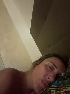 Snapshot of casalinga88 chatting on August 4, 2026, 2:27 am casalinga88 online show from August 4, 2026, 2:27 am