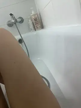 Snapshot of Adela_Vetta chatting on December 13, 2025, 9:32 pm Adela Vetta online show from December 13, 2025, 9:32 pm