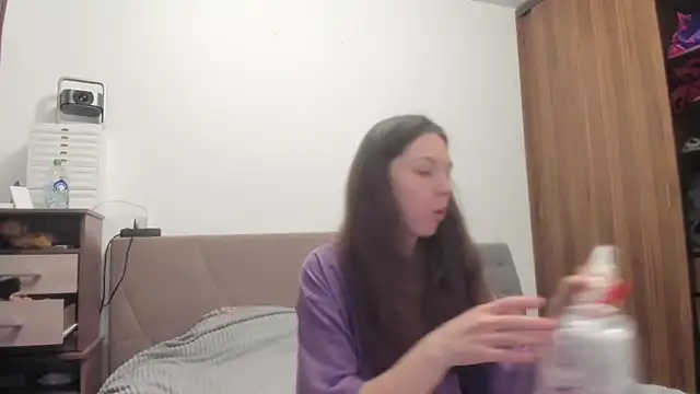 Adela Vetta online show from March 10, 2026, 4:44 pm