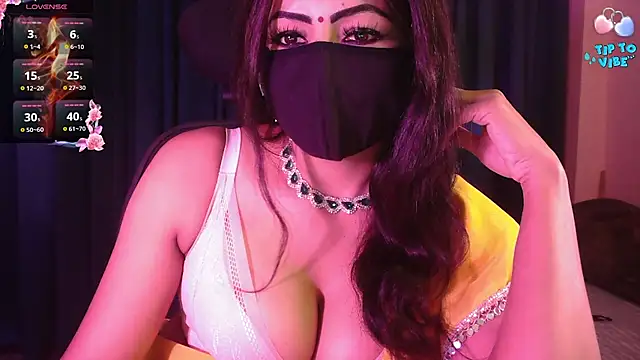 Snapshot of Aashiya- chatting on April 17, 2026, 11:07 pm Aashiya- online show from April 17, 2026, 11:07 pm