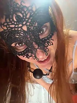 Snapshot of Miacarry chatting on June 14, 2026, 2:24 am Miacarry online show from June 14, 2026, 2:24 am