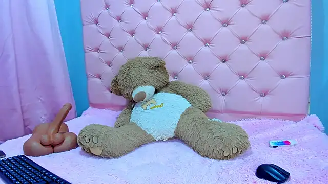 Snapshot of ValeryAmell chatting on September 12, 2025, 10:31 pm ValeryAmell online show from September 12, 2025, 10:31 pm