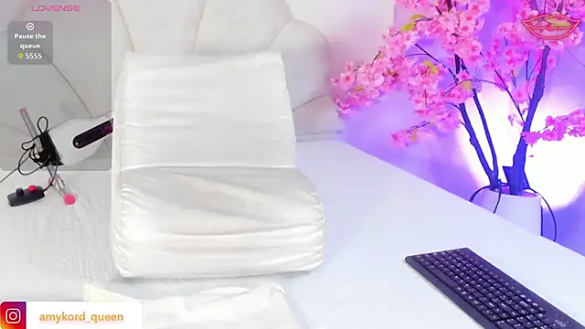 Snapshot of Amykord chatting on October 30, 2025, 11:52 am Amykord online show from October 30, 2025, 11:52 am