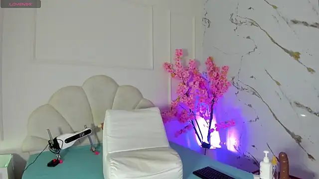 Snapshot of Amykord chatting on October 9, 2025, 11:33 am Amykord online show from October 9, 2025, 11:33 am