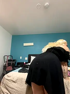 Snapshot of tatted-bitty chatting on October 21, 2025, 3:39 am tatted-bitty online show from October 21, 2025, 3:39 am