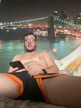 Snapshot of ionut9879 chatting on December 4, 2025, 11:20 am ionut9879 online show from December 4, 2025, 11:20 am