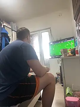 Snapshot of ionut9879 chatting on October 18, 2025, 7:43 am ionut9879 online show from October 18, 2025, 7:43 am