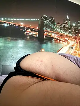 Snapshot of ionut9879 chatting on October 22, 2025, 10:47 am ionut9879 online show from October 22, 2025, 10:47 am