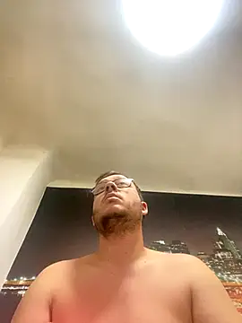 Snapshot of ionut9879 chatting on November 29, 2025, 8:47 am ionut9879 online show from November 29, 2025, 8:47 am