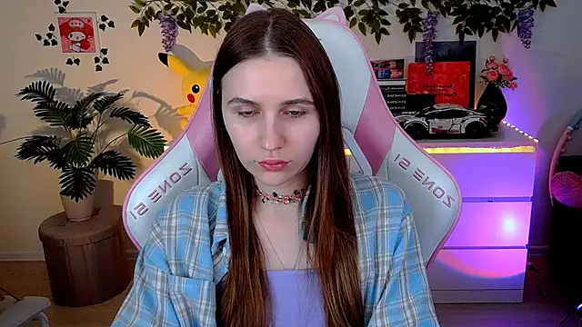 AliceCharmy online show from May 5, 2026, 1:03 pm
