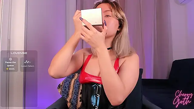 Snapshot of CherryGoth chatting on November 3, 2025, 1:37 pm CherryGoth online show from November 3, 2025, 1:37 pm