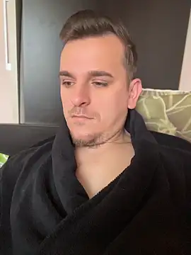 Huge cock22cm online show from April 28, 2026, 5:23 am