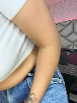 Brenda Garcia online show from November 19, 2025, 8:20 pm