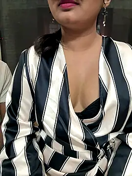 Snapshot of Magical-Couple-telugu chatting on November 15, 2025, 5:44 am Magical-Couple-telugu online show from November 15, 2025, 5:44 am