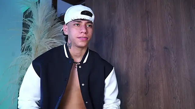 Josep Davies online show from November 21, 2025, 9:36 pm