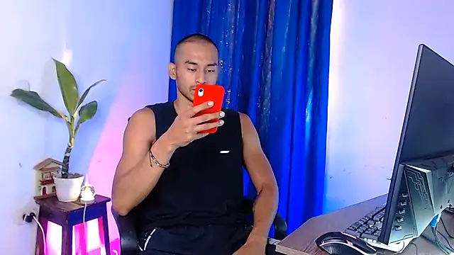 Snapshot of DanteSantoro chatting on August 6, 2026, 4:02 pm DanteSantoro online show from August 6, 2026, 4:02 pm