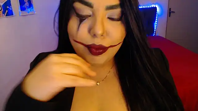 Snapshot of Internacionalist7 chatting on October 31, 2025, 11:55 pm Internacionalist7 online show from October 31, 2025, 11:55 pm