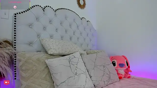 Ashleyjenner  online show from February 12, 2025, 12:37 am