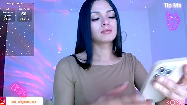 Snapshot of alee_lenoxx chatting on October 13, 2025, 10:21 pm alee lenoxx online show from October 13, 2025, 10:21 pm