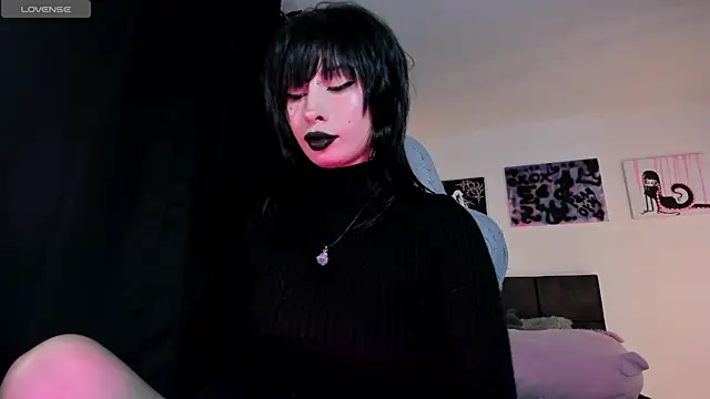 Snapshot of satanbabee chatting on July 29, 2026, 11:37 pm satanbabee online show from July 29, 2026, 11:37 pm