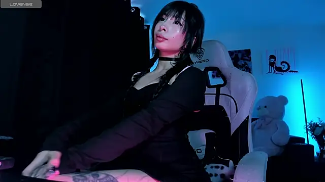 satanbabee online show from May 4, 2026, 9:06 pm