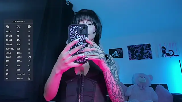 satanbabee online show from April 24, 2026, 12:34 am
