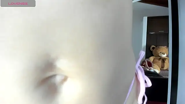 Snapshot of sophivans_milf chatting on June 11, 2026, 10:01 am sophivans milf online show from June 11, 2026, 10:01 am