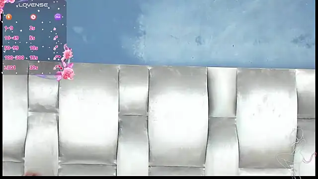 CamilaBenitez online show from October 20, 2025, 1:11 pm