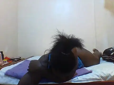 Snapshot of princess-cutie12 chatting on June 27, 2026, 12:22 pm princess-cutie12 online show from June 27, 2026, 12:22 pm