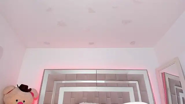 Snapshot of Nicolle_foxy chatting on November 29, 2025, 10:59 am Nicolle foxy online show from November 29, 2025, 10:59 am