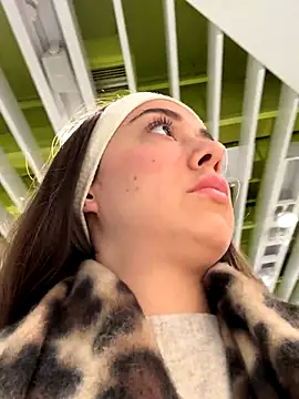 emiliasommer online show from October 14, 2025, 12:50 pm