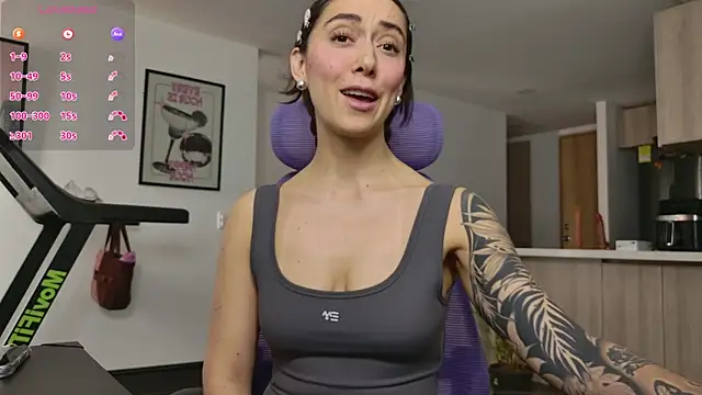 emiliasommer online show from April 8, 2026, 7:48 pm