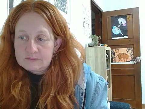 Snapshot of ViioletaMora chatting on May 9, 2026, 4:38 am ViioletaMora online show from May 9, 2026, 4:38 am