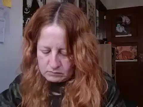Snapshot of ViioletaMora chatting on June 10, 2026, 5:03 pm ViioletaMora online show from June 10, 2026, 5:03 pm