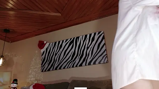 Hannah Borbon online show from December 18, 2025, 8:56 pm