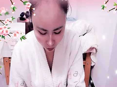 xiaoxuer online show from February 27, 2025, 4:46 am